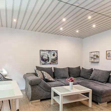 Kleines Haus Holiday home Bernau bei Berlin