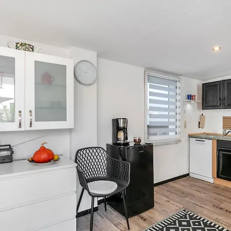 Kleines Haus Holiday home Bernau bei Berlin