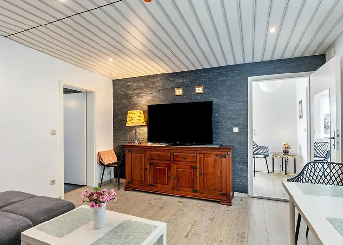 Semesterbostad Kleines Haus *